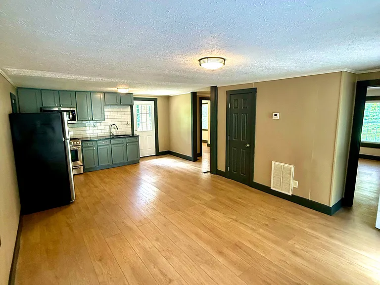 604 McCurdy Rd — Photo 6