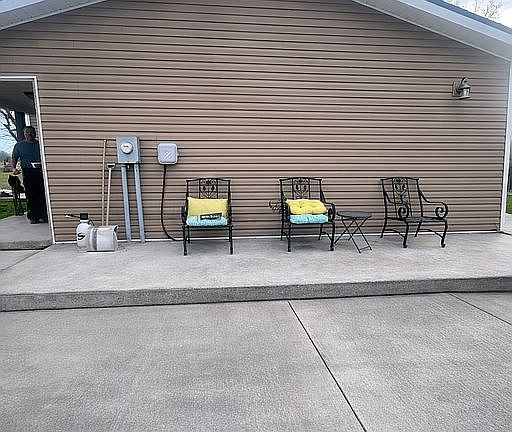 3rd image of 645 Mount Hope Rd