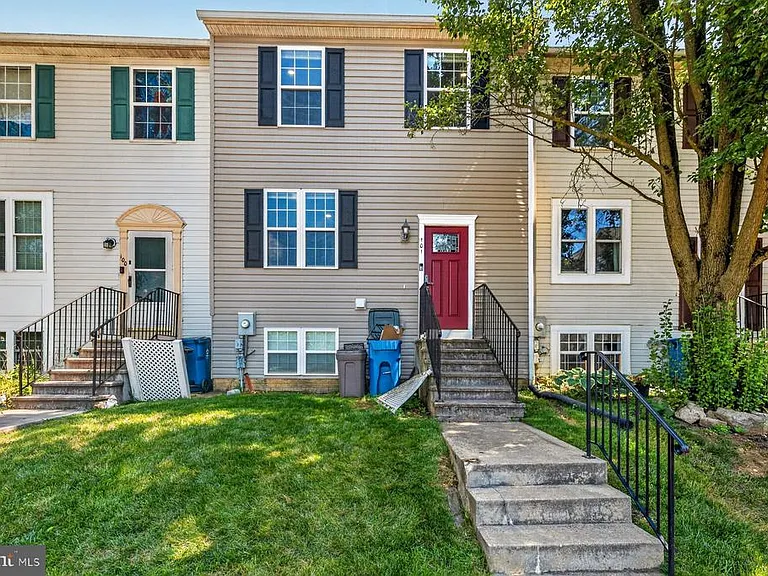 101 Jasons Rdg — Photo 1