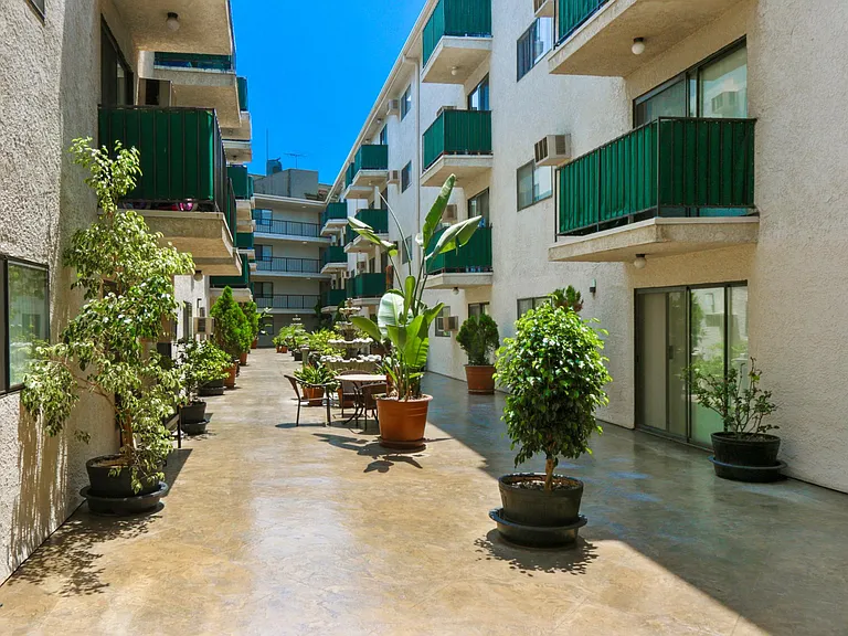 Tuscani Villas — Photo 26