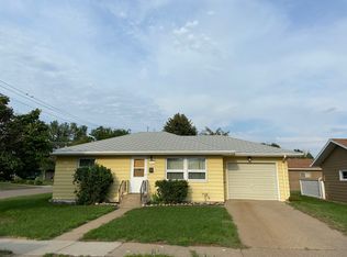 1835 N 7th St, Bismarck, ND 58501