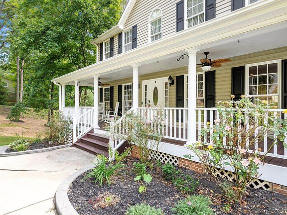 3rd image of 11 Fox Creek Cir #13