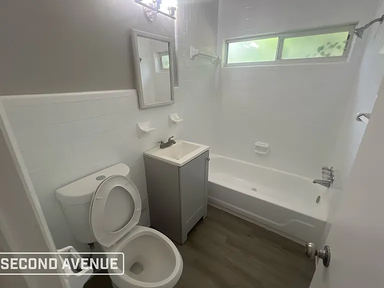 3015 Lansdell Dr — Photo 8