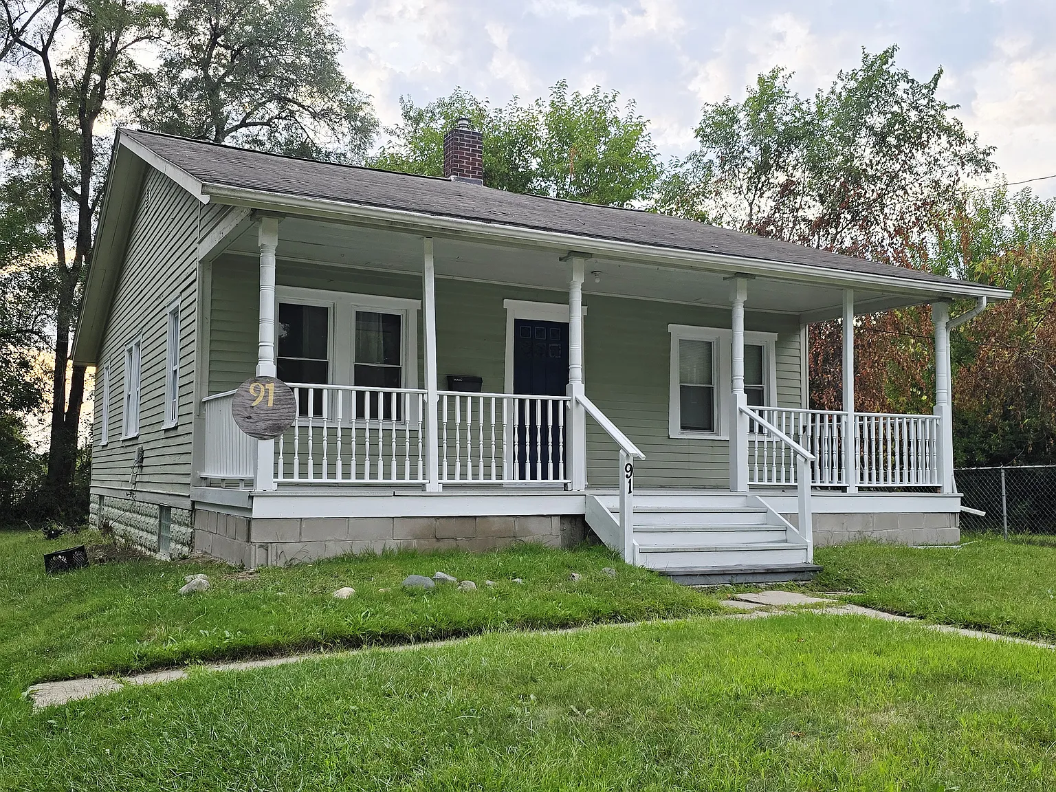 91 Euclid Ave — Photo 2