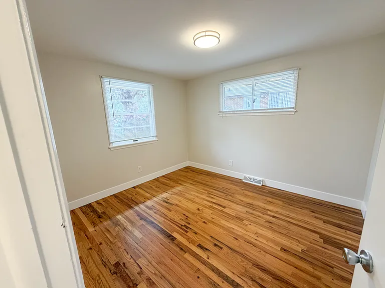 808-810 Apple Ct #808 — Photo 9
