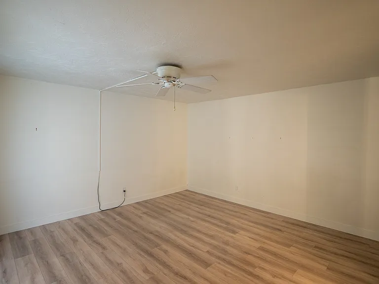 558 N Dodge Blvd — Photo 12