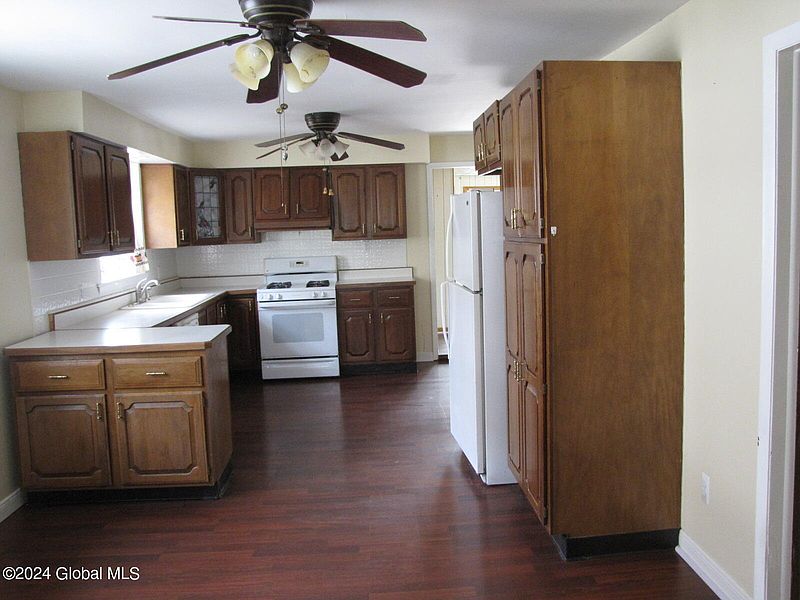 4th image of 718 Draper Avenue