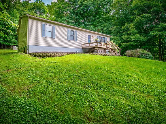 3rd image of 35 Brooklawn Ct