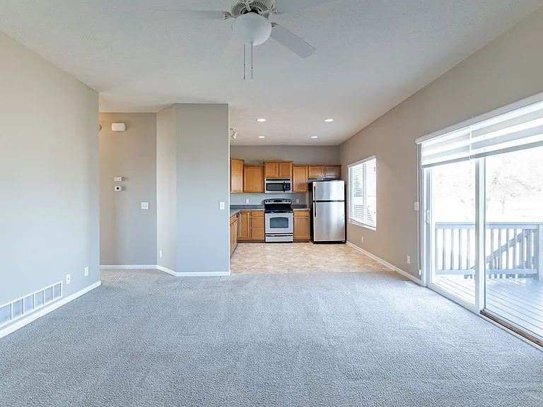 19160 Drexel Cir — Photo 6