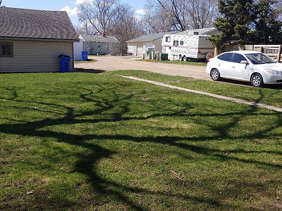 4th image of 311 N Josephine Ave