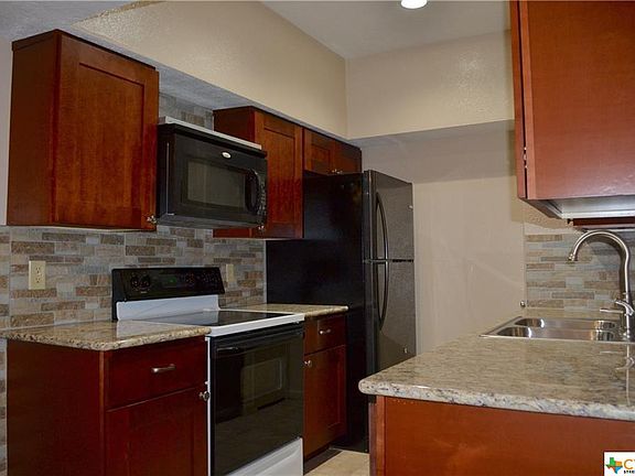 4th image of 421 W San Antonio St