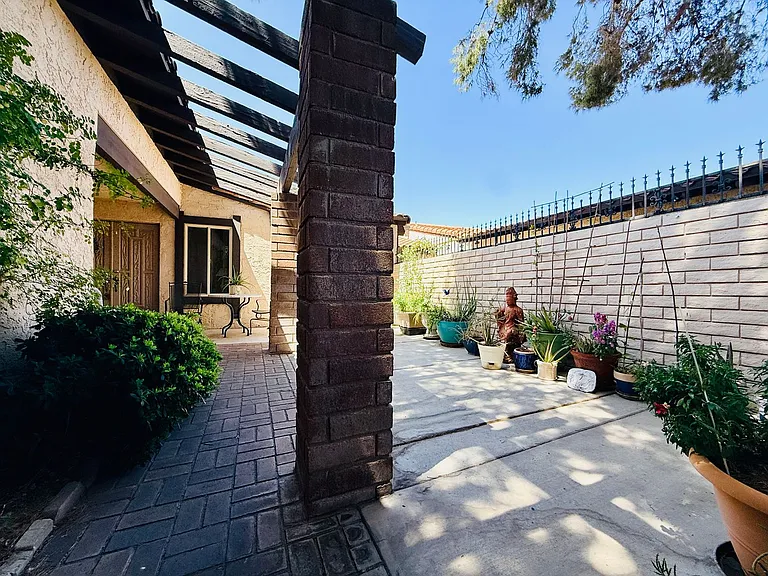 2212 Plaza Del Prado — Photo 7