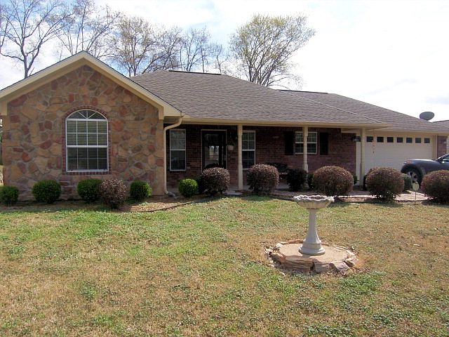 1st image of 210 Homestead Dr