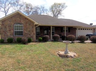 210 Homestead Dr, Palestine, TX 75801