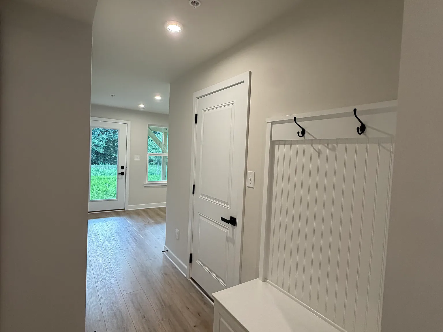 3 bed, 2.5 bath, 2300 sqft, $3,650 — Photo 3