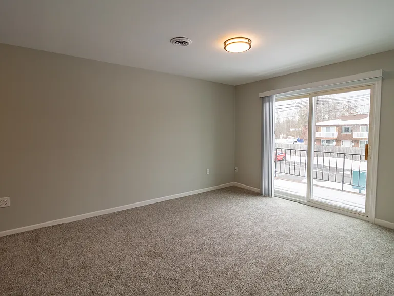 11 Robert Dr #211 — Photo 2