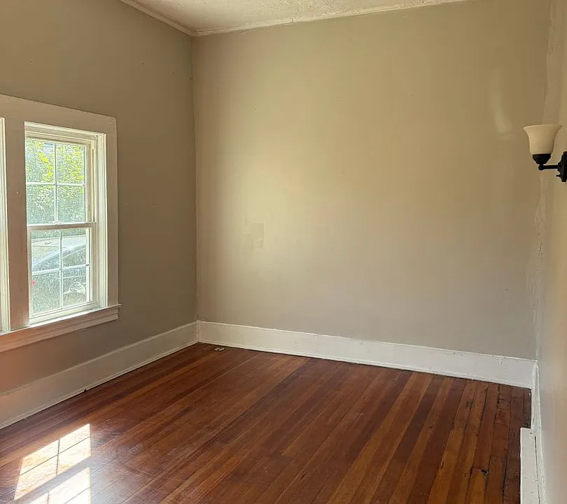 5 Maple St