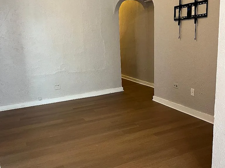 1100 N Emerson St #2 — Photo 7