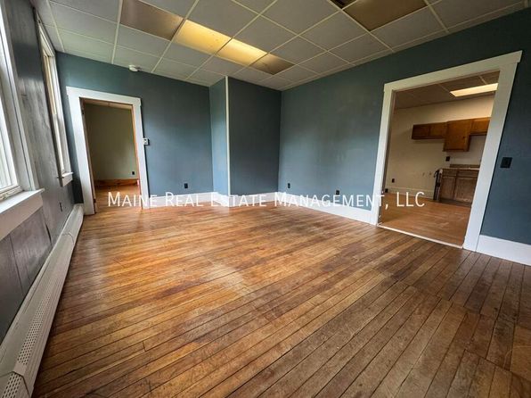 23 Newport Rd APT 1