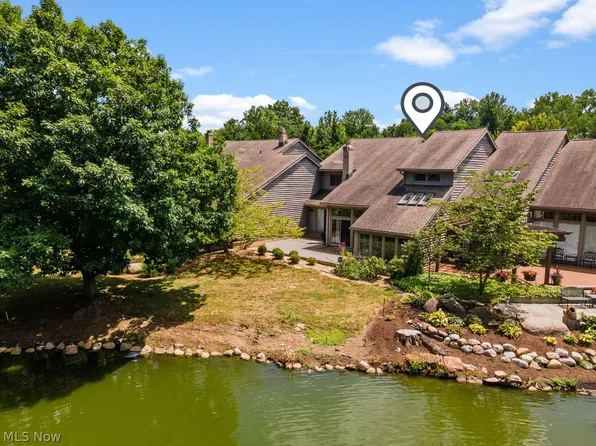 10 Nantucket Ct, Beachwood, OH 44122