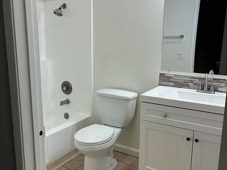 27077 HIDAWAY AVE. — Photo 8
