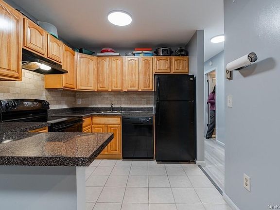 5th image of 18 Patterson Village Ct