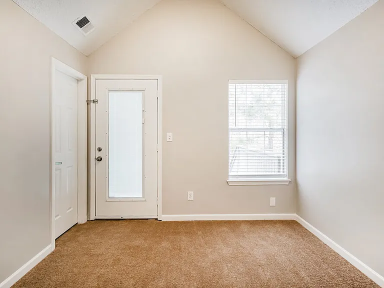 2780 Highland Hill Pkwy — Photo 15