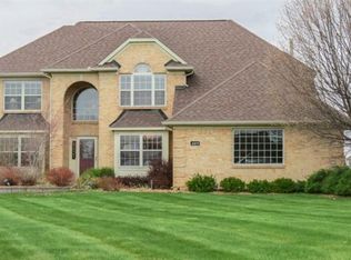 489 Canberra Ct, Saline, MI