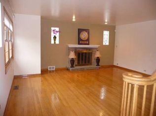 2020 Central Ave, Wilmette, IL 60091