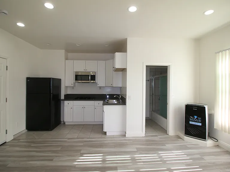 Westmoreland Apartments LLC — Photo 14