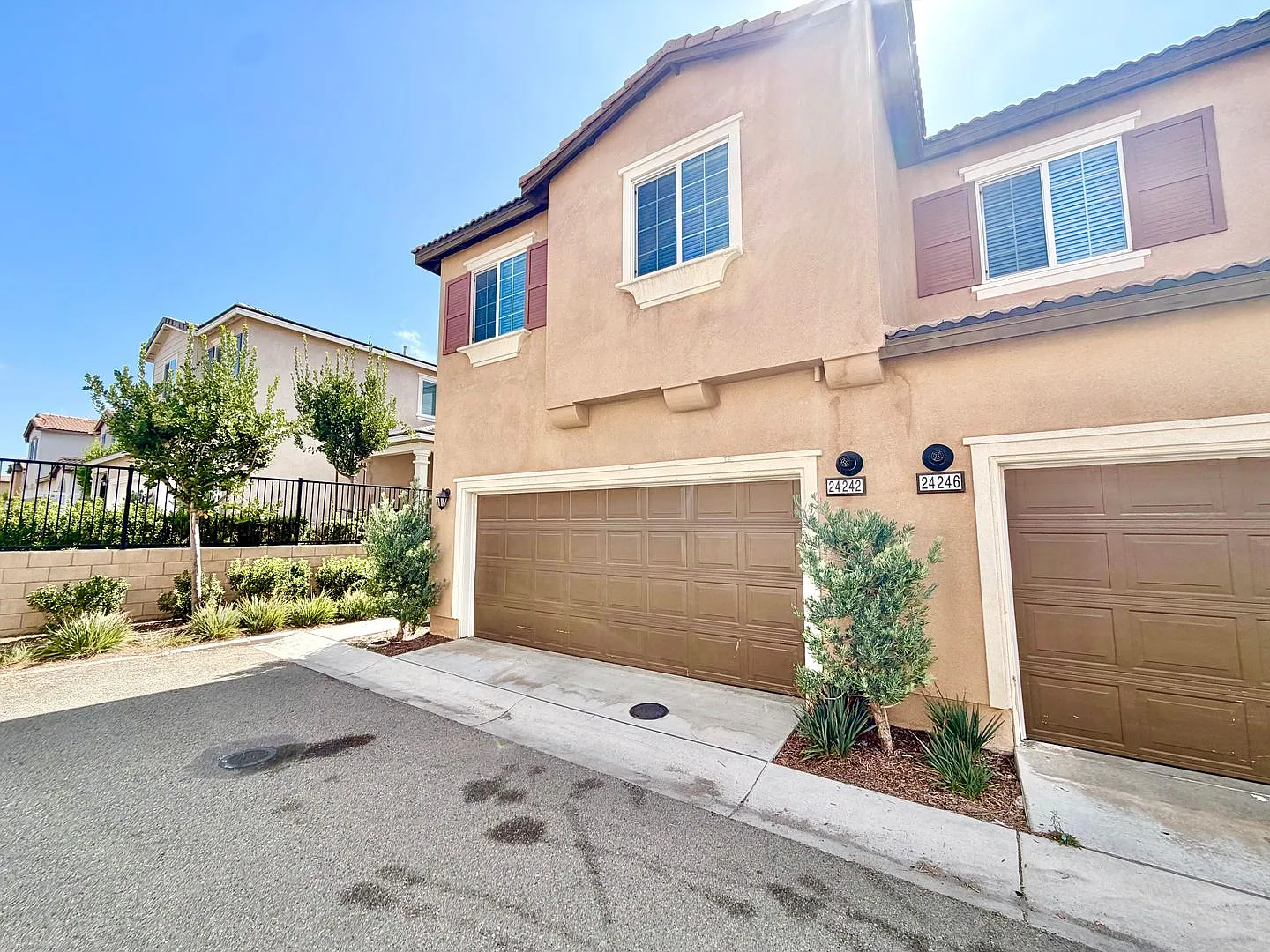 Stylish 3 Bedroom 2 Bathroom Home With Included Solar & Resort-Style Amenities! — Photo 1