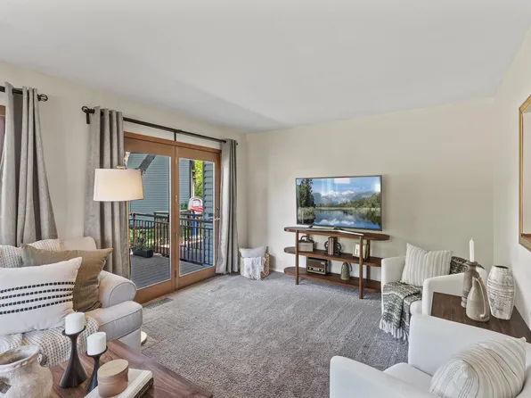 13501 Heather Hills Dr, Burnsville, MN 55337