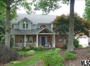 1305 33rd Avenue Dr NE, Hickory, NC 28601
