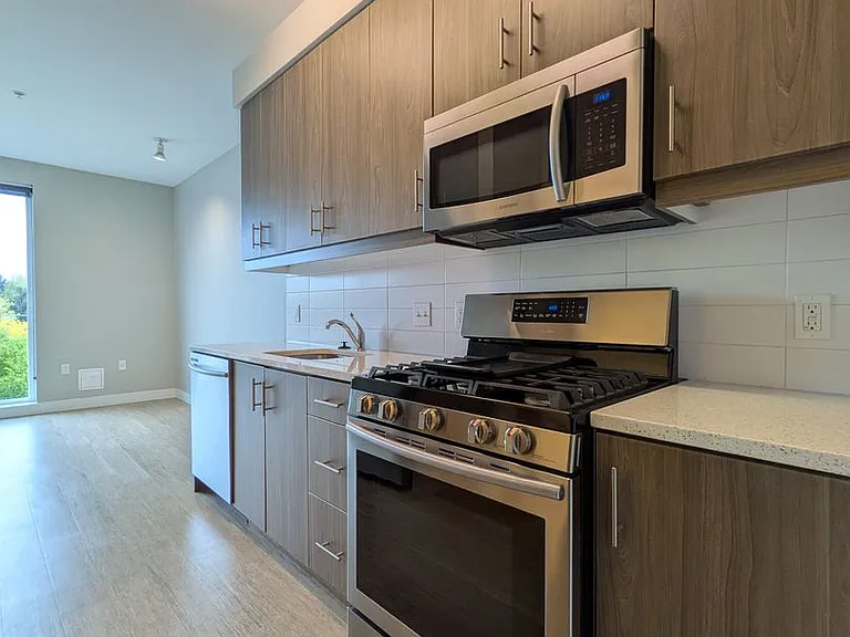 Division Terrace Apartments — Photo 64