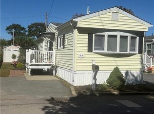 8 B Krzak Rd, North Kingstown, RI 02852