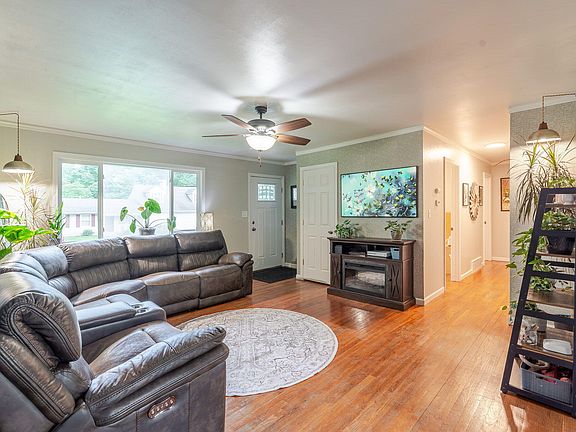5th image of 616 S 20th St