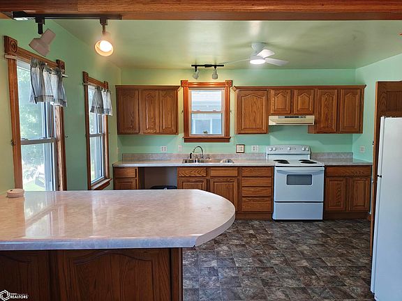 5th image of 2101 Avenue L