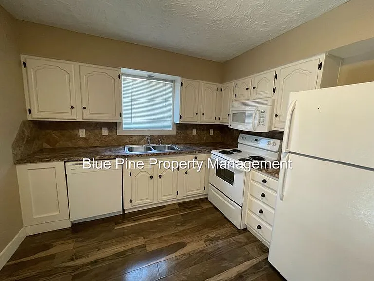 1201 N Skyline Dr #2 — Photo 7
