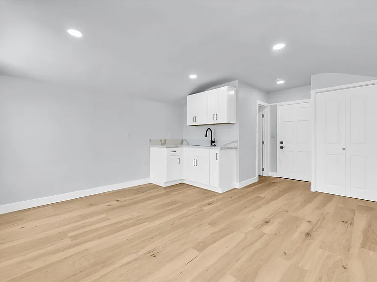 116 N Cornell Ave — Photo 3