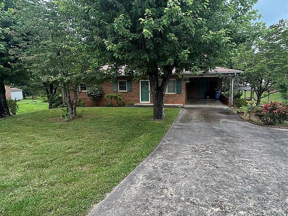 4th image of 2722 Twin Meadow Dr