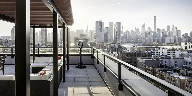 Sold by Charney Real Estate LLC | media 11