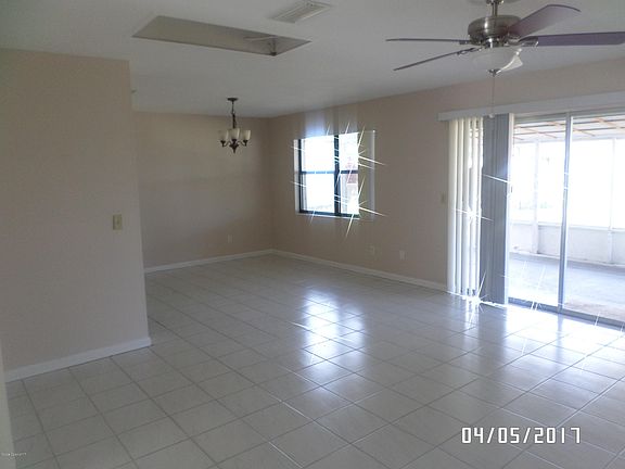 3rd image of 984 Sarazen Dr
