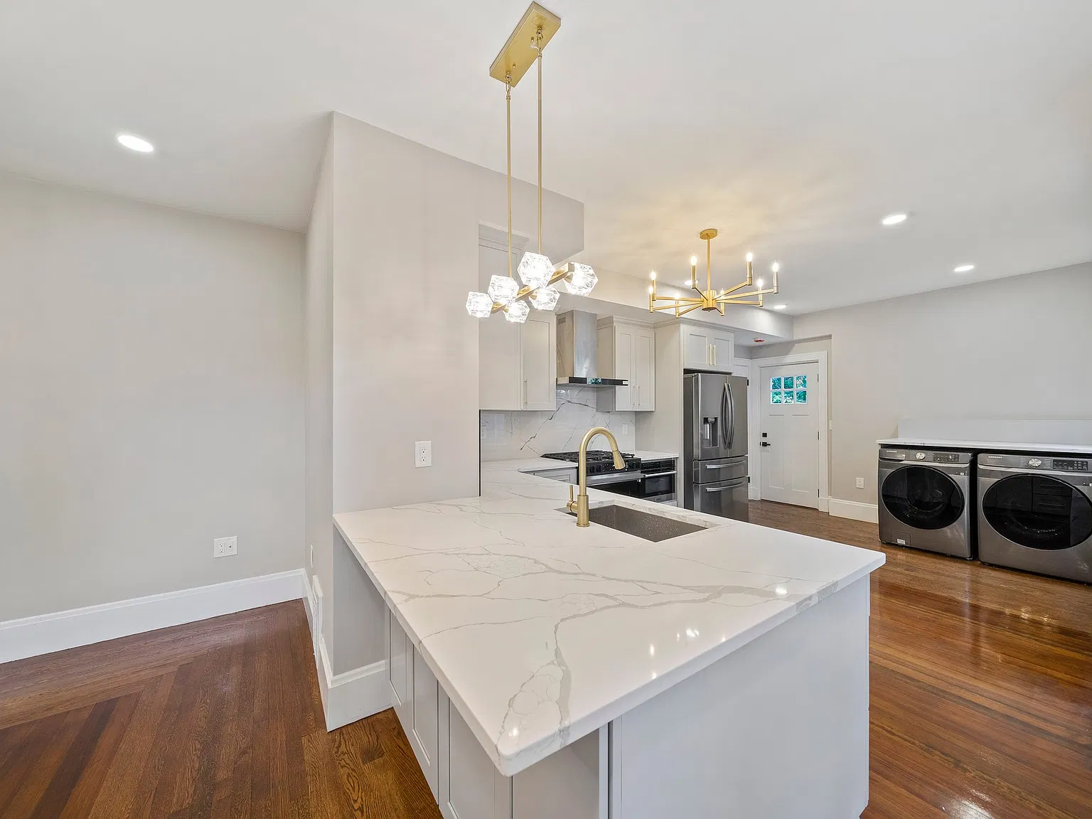 1 bed, 400 sqft, $1,700 — Photo 4