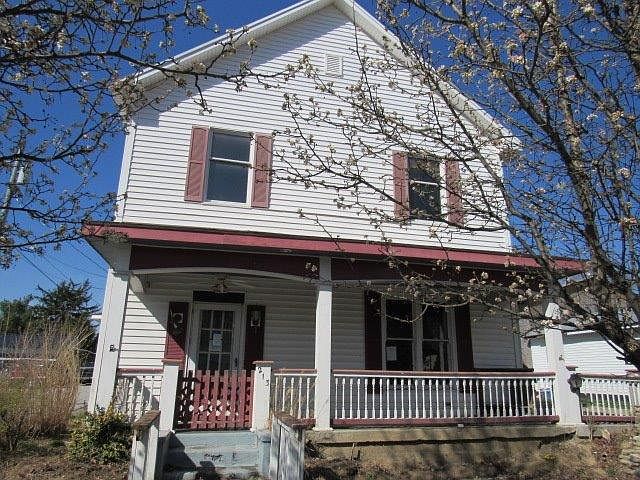 1st image of 213 E 2nd St
