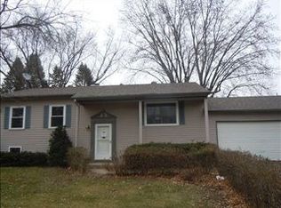 2501 Butlin Dr, Beloit, WI 53511