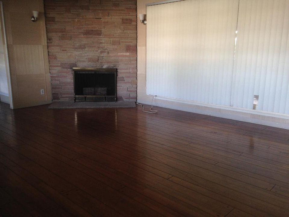 2nd image of 8430 Luxor St