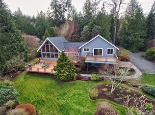 16680 Agate Point Rd NE, Bainbridge Island, WA 98110