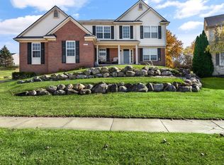 6237 Lismore Cir, Grand Blanc, MI 48439