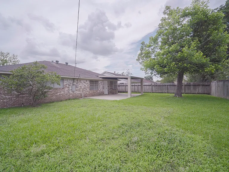 9811 Mango St — Photo 28