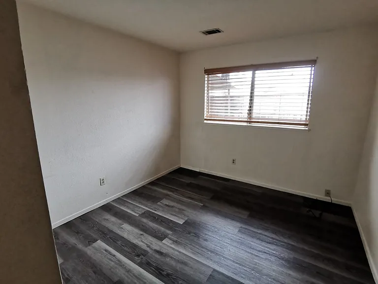 137 E Manzanita Ln — Photo 7